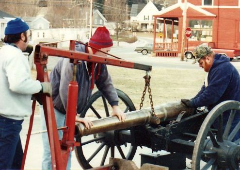Setting cannon with engine jack